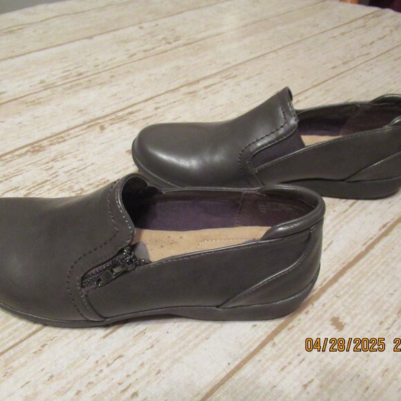 New Brown Loafers, Studio Works Brand - Ladies Size 6M - Picture 1 of 6